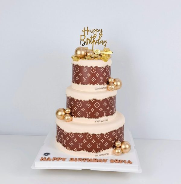 Brand sculpture Cake - Image 3