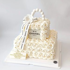 Two-layer square cake