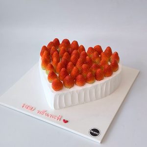 Large Strawberry Cake-01
