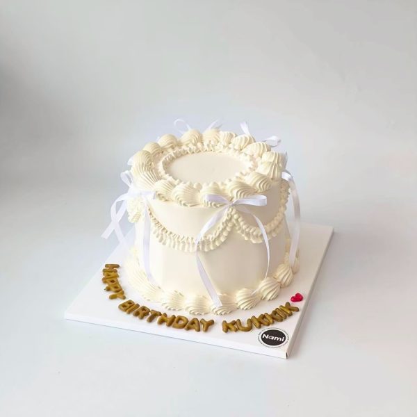 White draped cake - Image 3