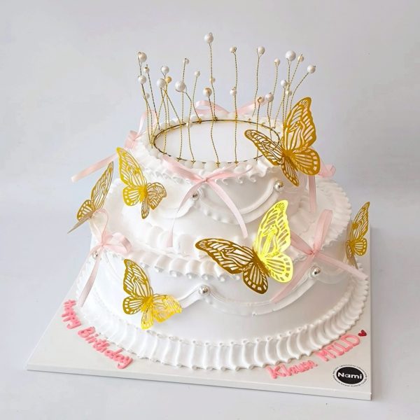 White draped cake - Image 5