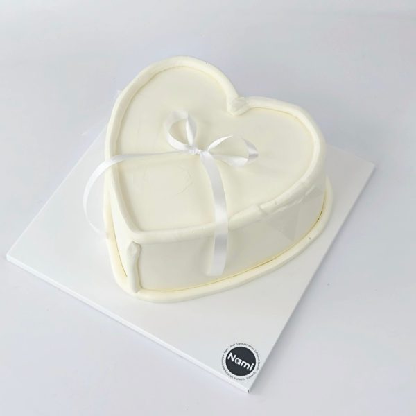 White Heart Cake